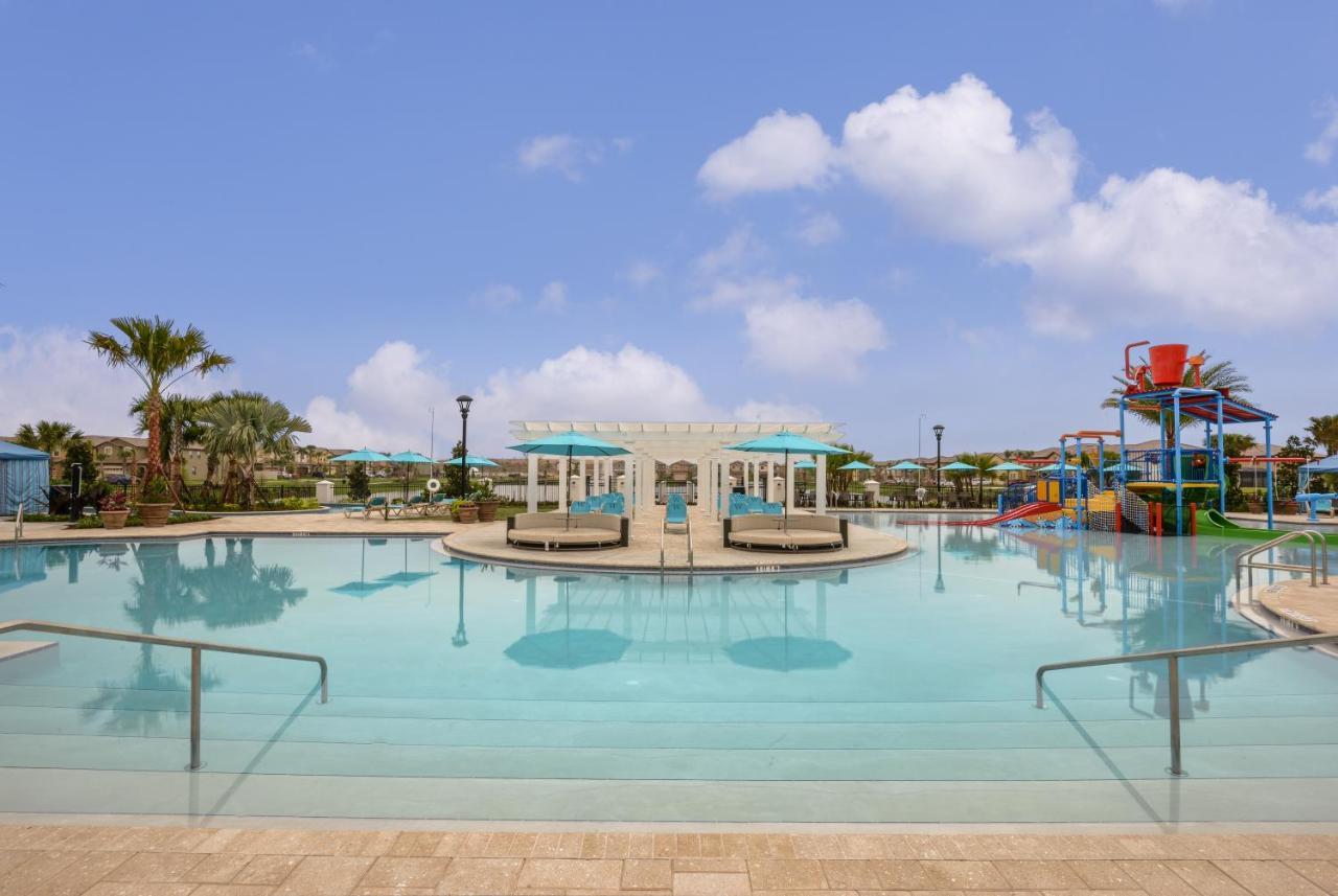 Townhome Wprivate Pool & Bbq, Near Holiday home